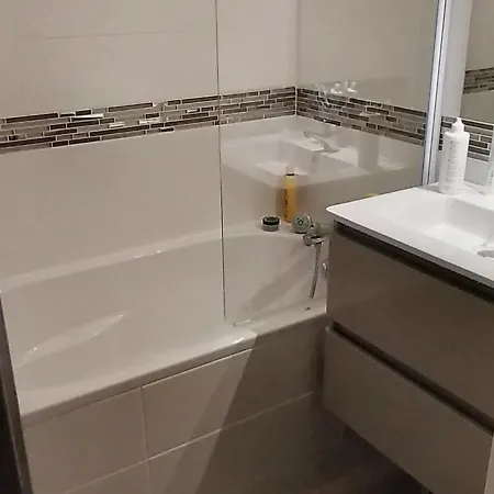 Appartement Enchastrayes, 4 Pieces, 6 Personnes - Fr-1-165A-130 *